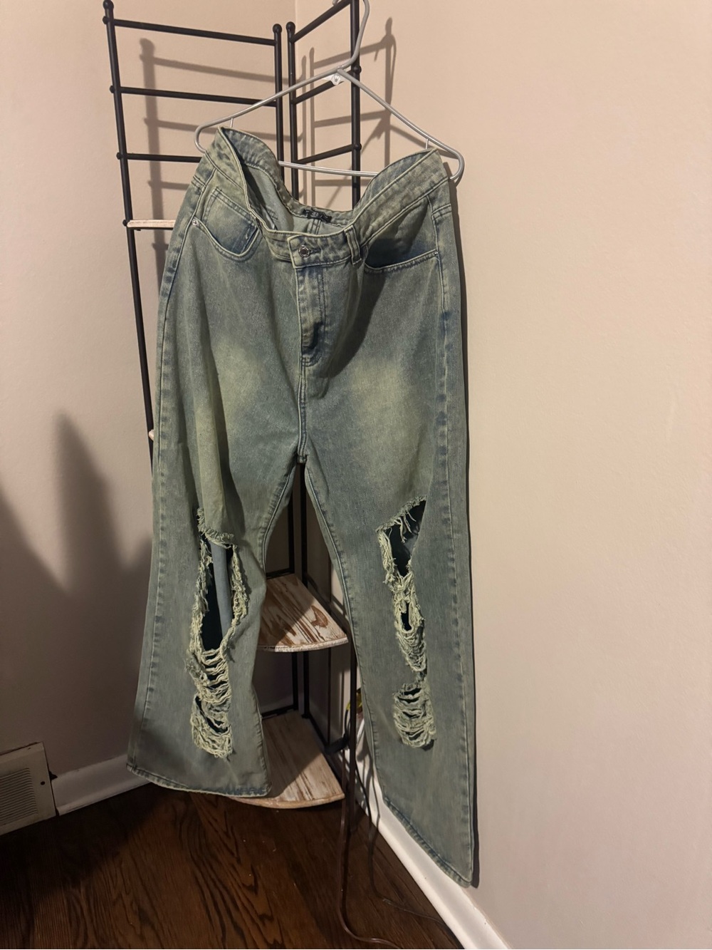 PrettyLittleThing Distressed, Very Relaxed Light Green/Washed Denim Jeans.